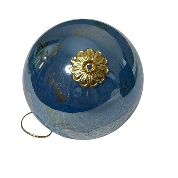 Vintage Li Bien Peace on Earth 2005 Pier 1 Dove Reverse Painted Glass Ornament - Picture 3 of 6